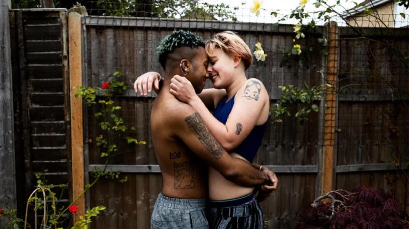 Nằm Mơ Hôn Gái Đánh Con Gì Trúng Liên Tục? 6 Mơ thấy hôn gái trong hoàn cảnh lạ