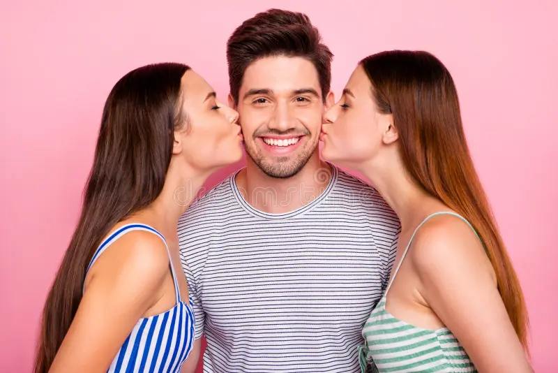 Nằm Mơ Hôn Gái Đánh Con Gì Trúng Liên Tục? 5 Mơ thấy hôn nhiều gái